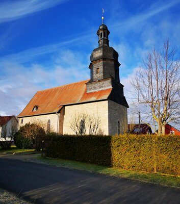 Die Kirche St.Wigbertus in Hermstedt gehört zum Pfarrbereich Apolda III.